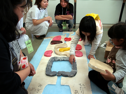 富山大学親子フェスティバルでの、人体の構造についてのワークショップ