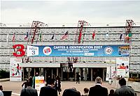モバイルFeliCaが関心を集めた世界最大のカードショー「CARTES 2007」
(11月、パリ)
