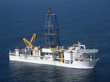 下北半島沖で総合システム試験中の「ちきゅう」（2006年）
提供：海洋研究開発機構