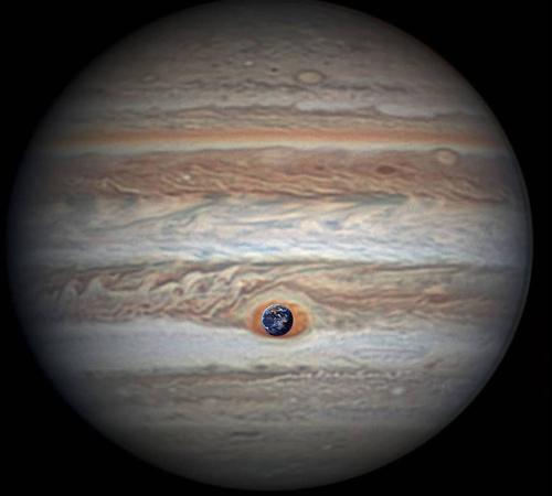 画像1 ジュノーが今年4月3日に撮影した木星の画像と別途NASAが所有する地球の画像を合成したもの(提供・ NASA/JPL-Caltech/SwRI/MSSS/Christopher Go)