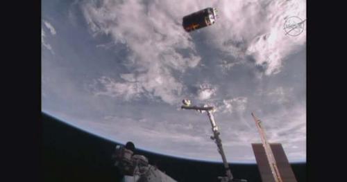 写真 ISSから分離されたこうのとり6号機(米航空宇宙局/JAXA提供)