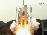 金星探査機「あかつき」を載せて打ち上げられたH-IIAロケット  (提供：宇宙航空研究開発機構) 