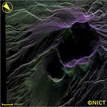 Pi-SAR2の観測で得られた桜島の「偏波疑似カラー画像」(提供：情報通信研究機構(NICT)
