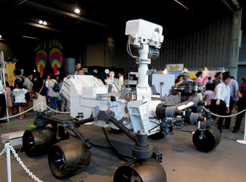 火星探査機「キュリオシティ」の実物大模型