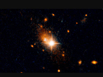 ブラックホールが銀河の外に飛び出した NASAが観測