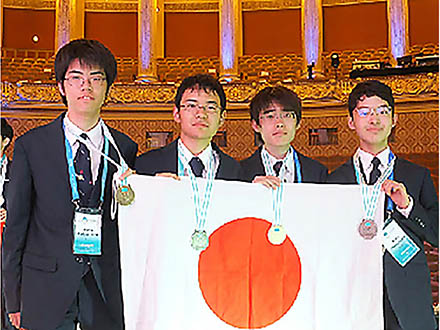 国際化学五輪で日本代表高校生が金2、銀2のメダル獲得