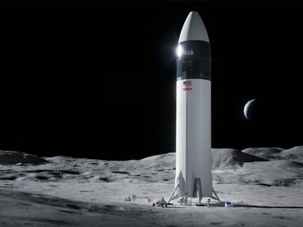 NASA、アポロ以来の月有人着陸機開発にスペースX選定