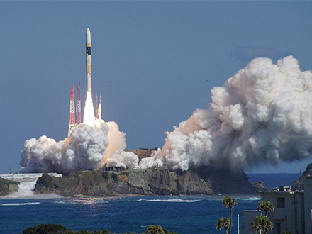 英通信衛星を載せたH2A打ち上げ成功 国産ロケット、世界市場に信頼性示す