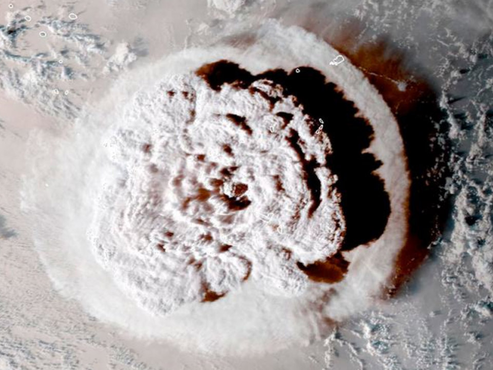 トンガ沖海底火山大噴火で発生した「揺れを伴わない津波」の解明進む 気圧波「ラム波」が大きな要因と判明