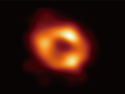 天の川銀河中心のブラックホール撮影に成功、存在を実証 国立天文台など