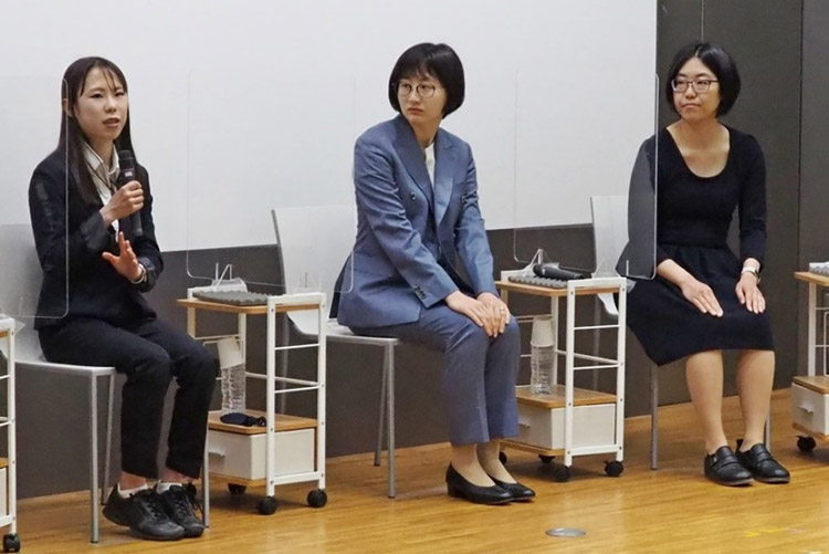 講演会のパネル討論に登壇した（左から）山下、木邑、齊藤の各氏。塩田氏はオンラインで参加した＝18日、東京都千代田区のJST