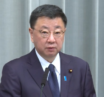 第4期がん対策推進基本計画を3月28日の閣議で決定したことを発表する松野博一官房長官（首相官邸提供）