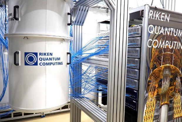 量子コンピューター試作機「叡」＝今年3月、埼玉県和光市