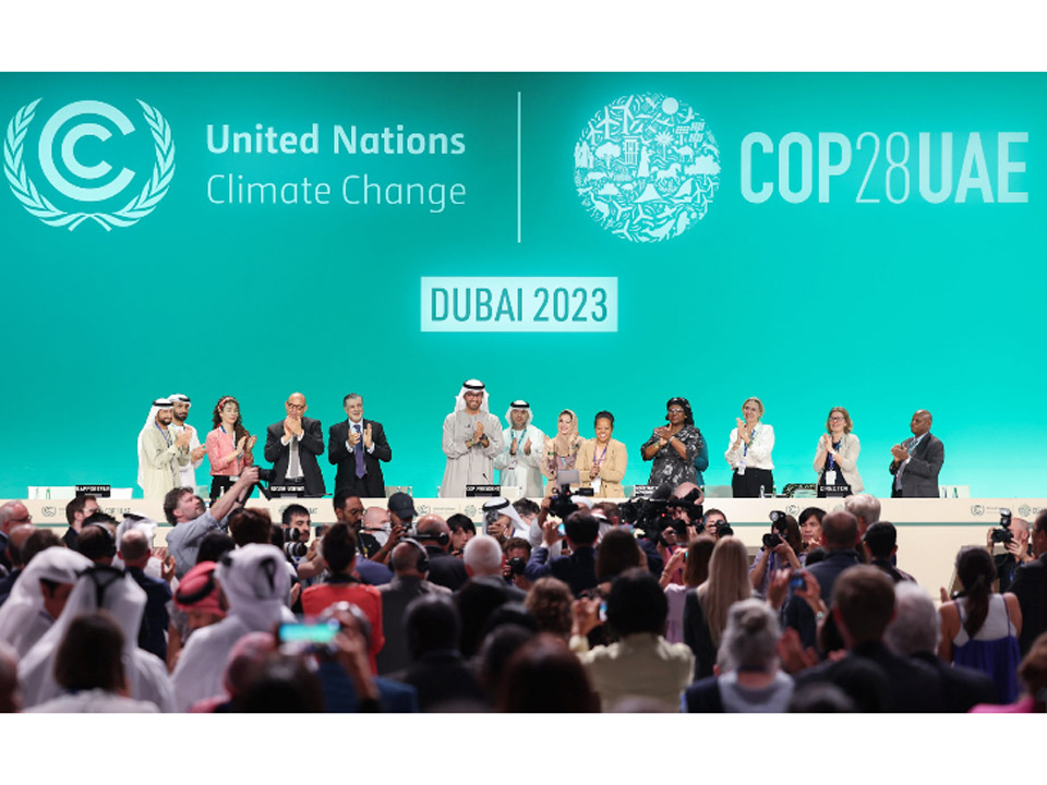 COP28、「化石燃料からの脱却」で合意 各国は危機感共有し、一層の排出量削減を