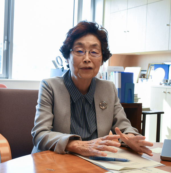 女子理系教育について熱心に語る今市さん(2024年10月、文京区の日本女子大学)