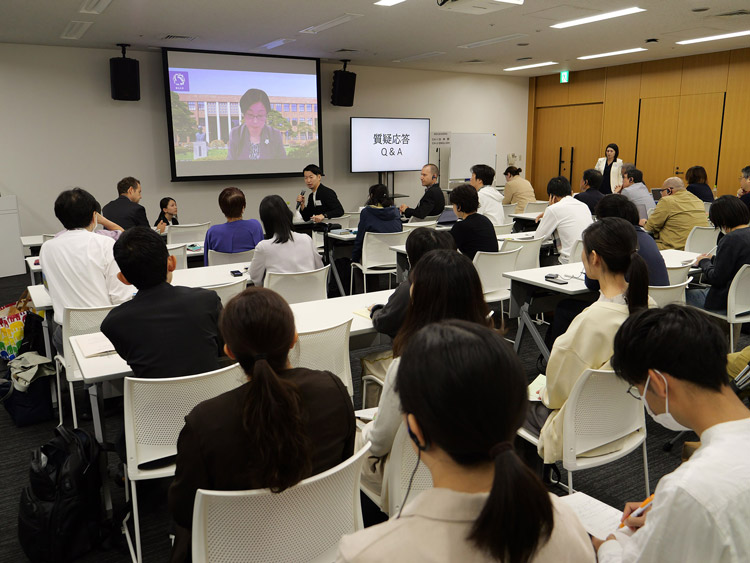 質疑応答でも、講演者と参加者の間で活発な意見交換が行われた