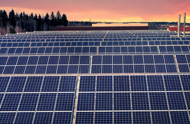 代表的な再生可能エネルギーである太陽光発電のイメージ画像(UNEP提供)