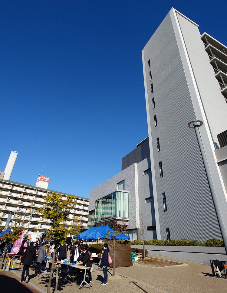 阪神なんば線・福駅前に建つ千船病院