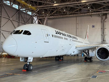 飛行機をサメ肌に！？ 塗膜により燃費改善、国際線で検証へ 日航など