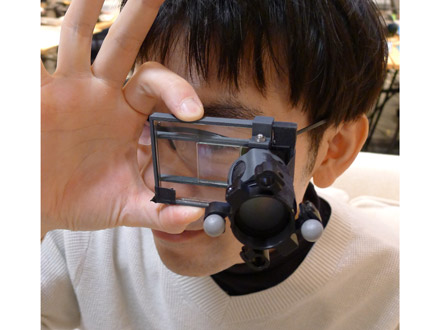 ARメガネを薄く軽く、顔の向きが変わってもOK 東大などが技術開発