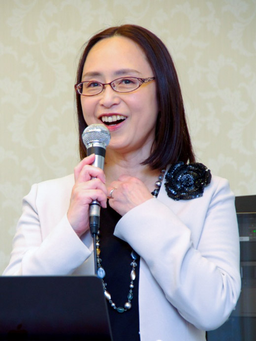 会見する上川内さん=先月21日、東京都千代田区