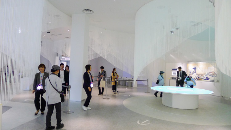 可能性エリアでは、未来のエネルギーをゲームのような体験で学ぶことができる(大阪市此花区)