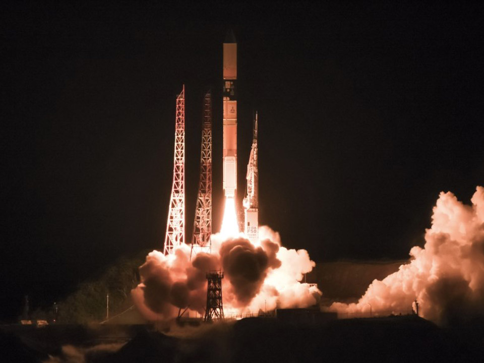 
　「困難を乗り越え、最後の打ち上げはきれいだった」――。大型ロケット「H2A」最終50号機が、鹿児