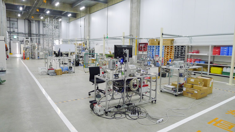 京都フュージョニアリングの研究開発拠点。同じフロアにオフィスを隣接できる上に、海外からのアクセスが良い場所を選んだ(東京都大田区)