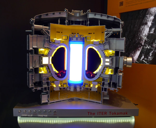 ITERのトカマク式融合炉の模型が大阪・関西万博(2025年日本国際博覧会)で展示されている(大阪市此花区)