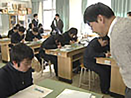 研究者、学校へ行く （1）研究者、学校へ行く〜アウトリーチ活動で伝える研究者の想い〜