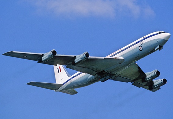 ボーイング707（1957-1991） 大型ジェット旅客機の先駆け的存在で、1991年まで1000機以上が生産され、世界各国の航空会社、軍などに採用された。